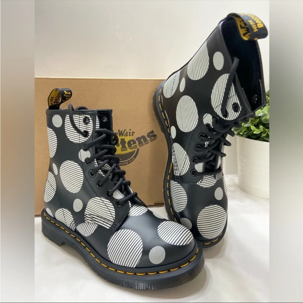 Dr. Martens Polka Dot Combat Boots NEW IN BOX - Picture 4 of 11